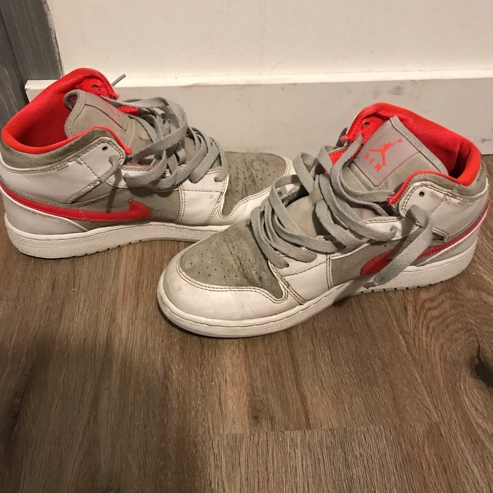 Jordan 1 size 6